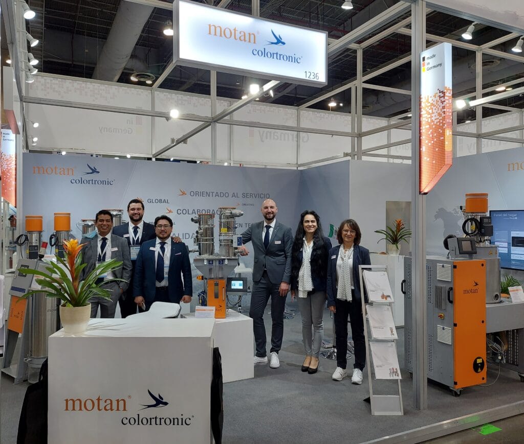 Das Team auf der Plastimagen in México City